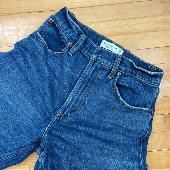 A&F 90’s straight Ultra High Rise, Curve Love - Picture 2 of 6